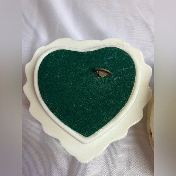 Heritage House Heart Trinket Box - Picture 11 of 12